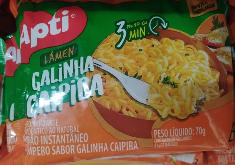 Macarrão instantâneo Apti galinha caipira 70 g